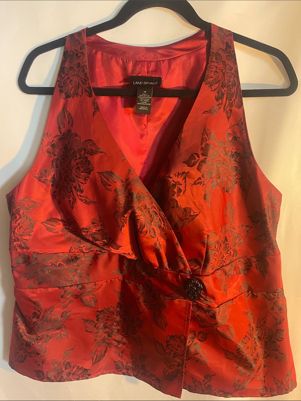Lane Bryant Red Satin Floral V-Neck Sleeveless Wrap Top